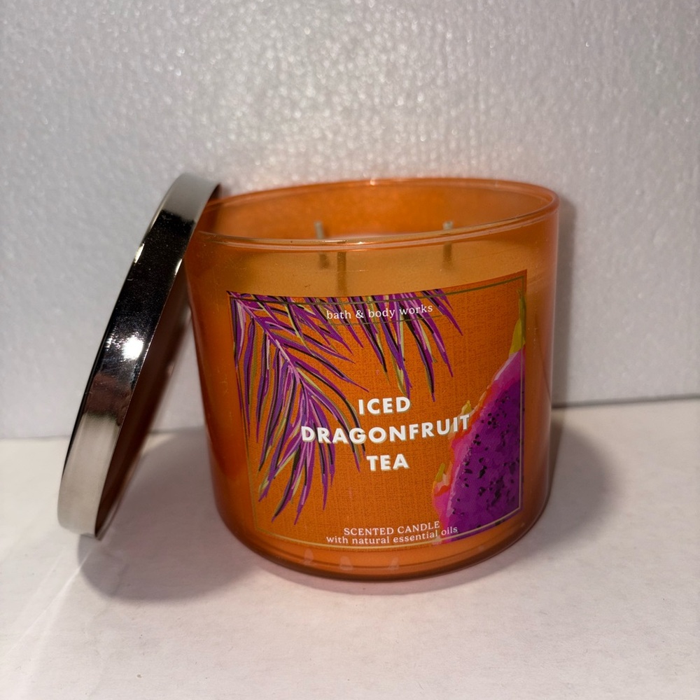 Bath & Body Works Iced Dragonfruit Tea Candle